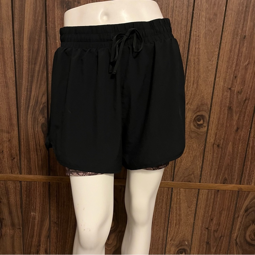 Fabletics Sloane Running Short Black/Smokey Runyon Athletic Shorts Sz L